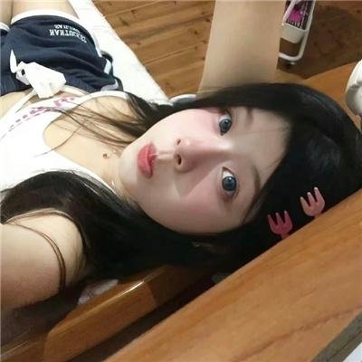 男人女人向前走